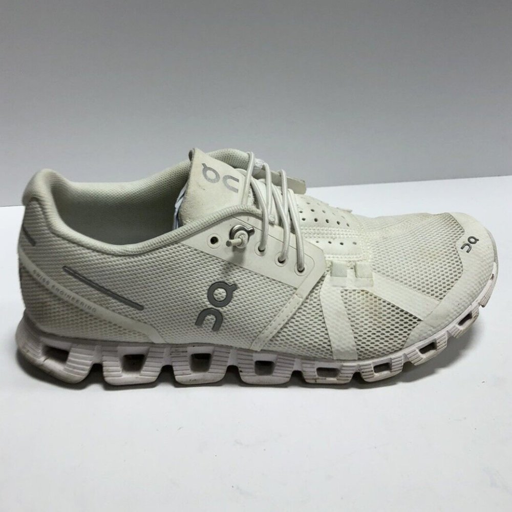 On Women's Cloud Running Shoes White, Size 6.5 M